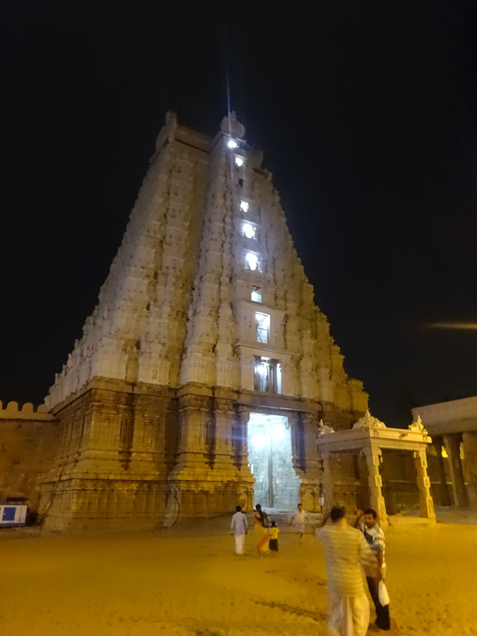 Photos of Sri Ranganathar Swamy Temple, Srirangam, Tiruchirappalli, Tamil Nadu, India 2/2 by Prahlad Raj